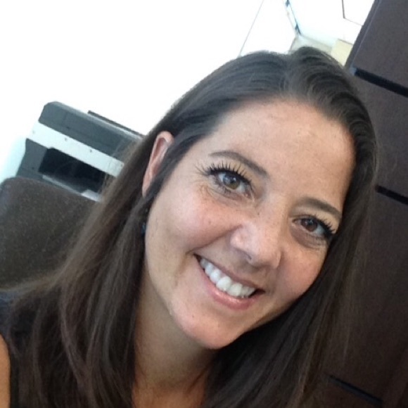 Meet your Posher, Shelley - Picture 1 of 2